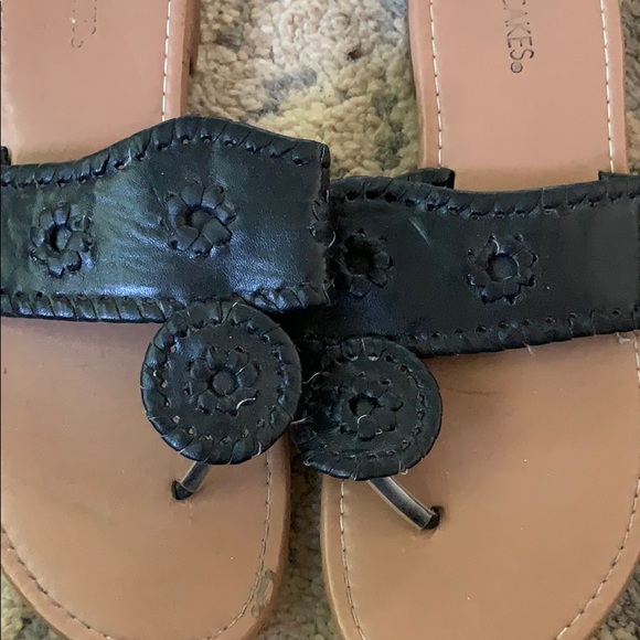 Black flip flops. - Picture 3 of 4